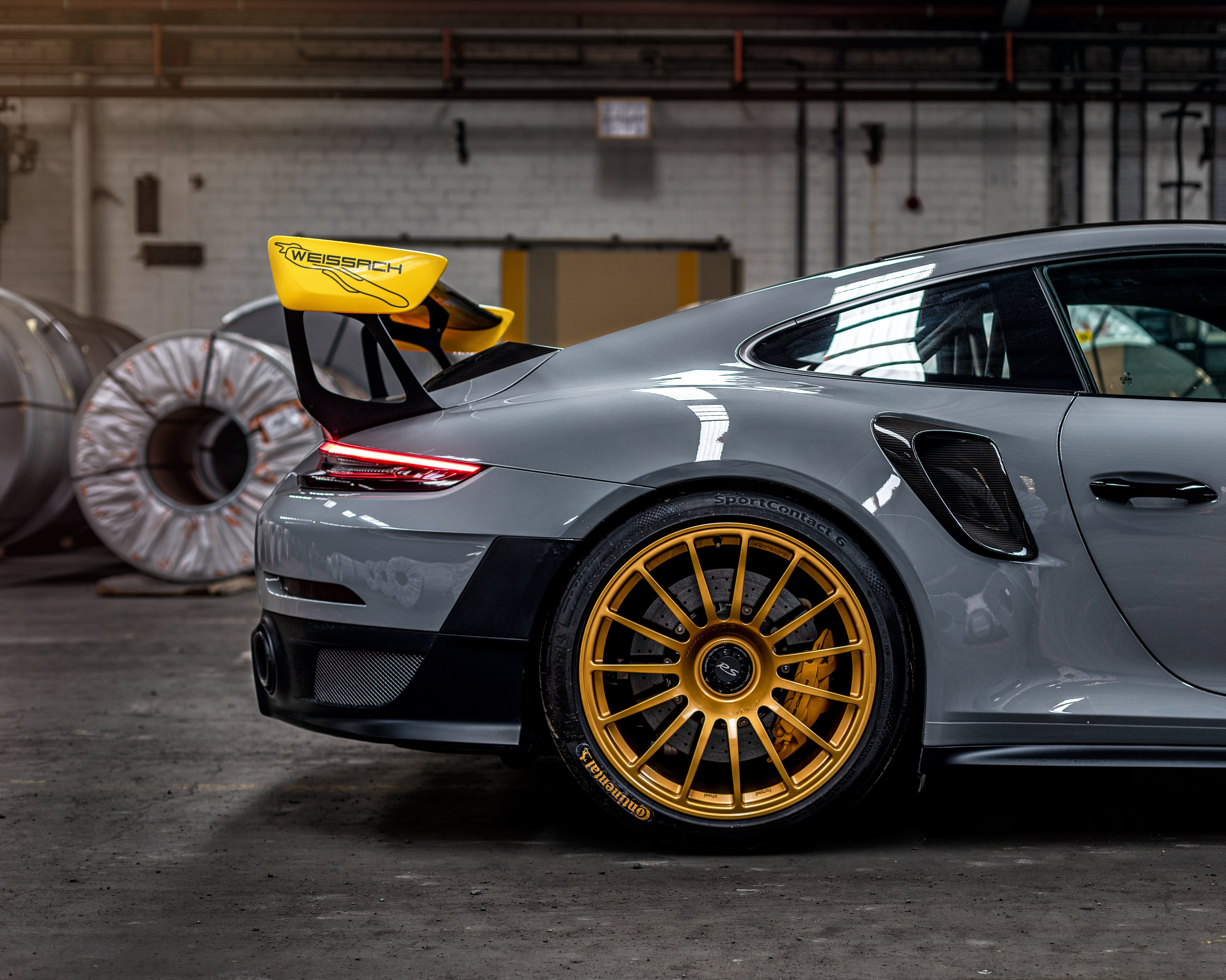 Porsche 911 RS Weissach Gold Wheels 4K Desktop Wallpaper | Supercars HD Wallpaper